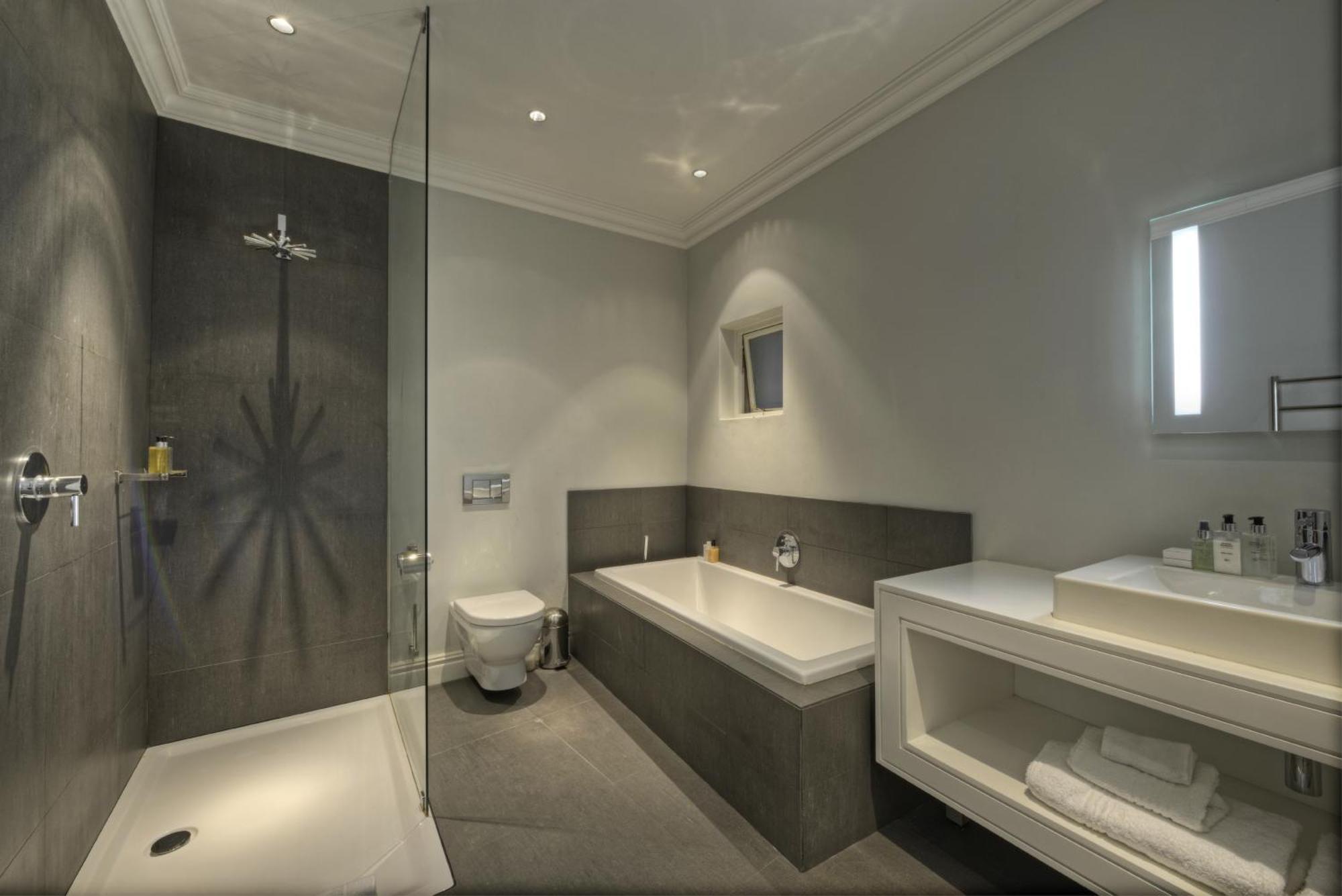 Luxury Room Pool View